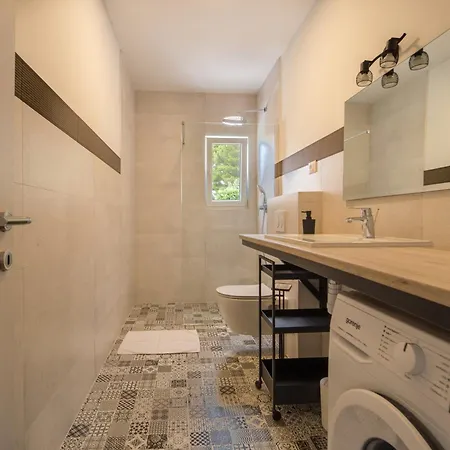 Apartmants Micki Тучепи